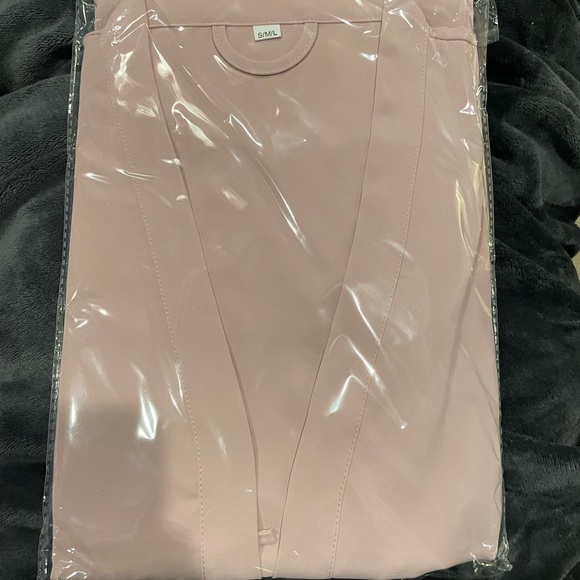 Pink Robe - Picture 4 of 4